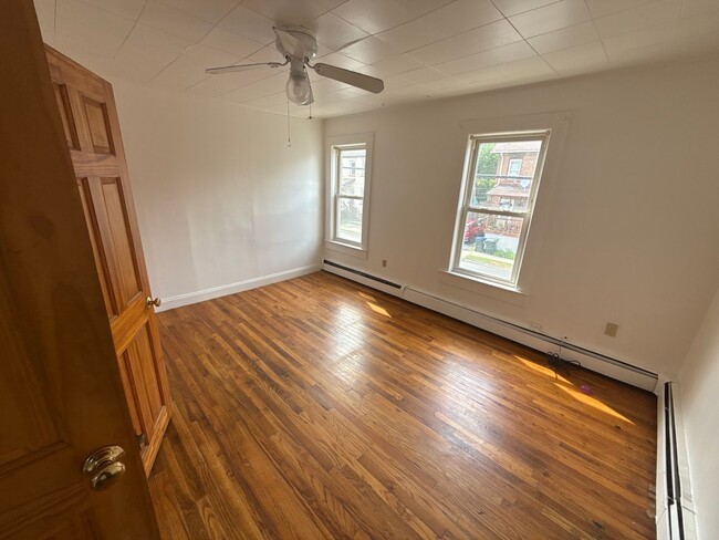 Photo - 97 S Montgomery St Unidad APT 2