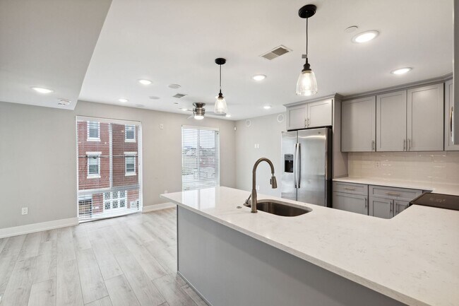 Photo - 2408 N Mascher St Unit 2
