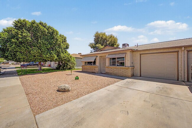 Photo - 10141 N 97th Dr Unit Apt A