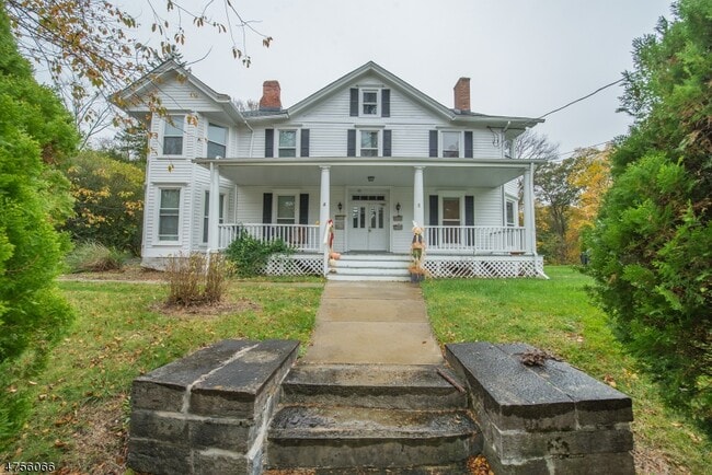 Building Photo - 55 Madison St