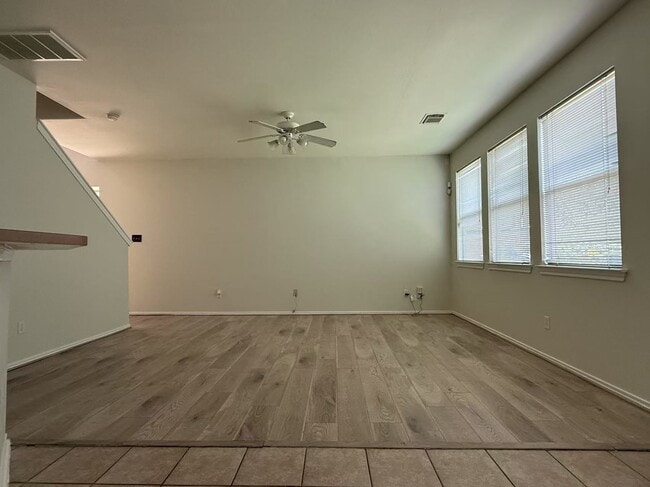 Building Photo - 16623 Newglen Ln Rental