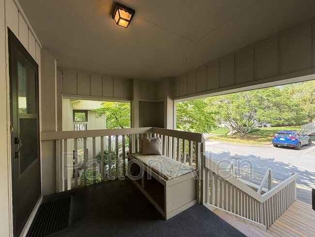 Photo - 1304 Abbey Cir