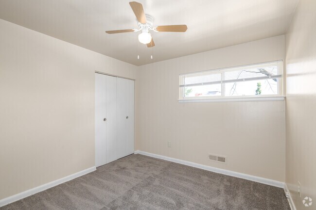 2BR, 1BA - 850SF