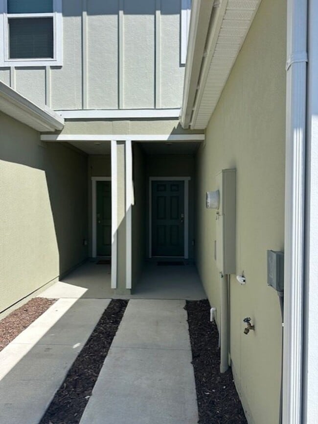 Building Photo - Beautiful Open Concept townhome in growing Middleburg!!!