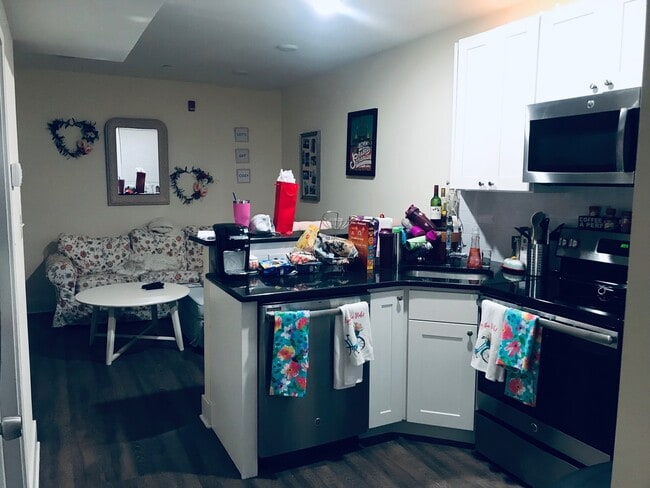 Photo - 2844 W Stiles St Unit 2nd Fl