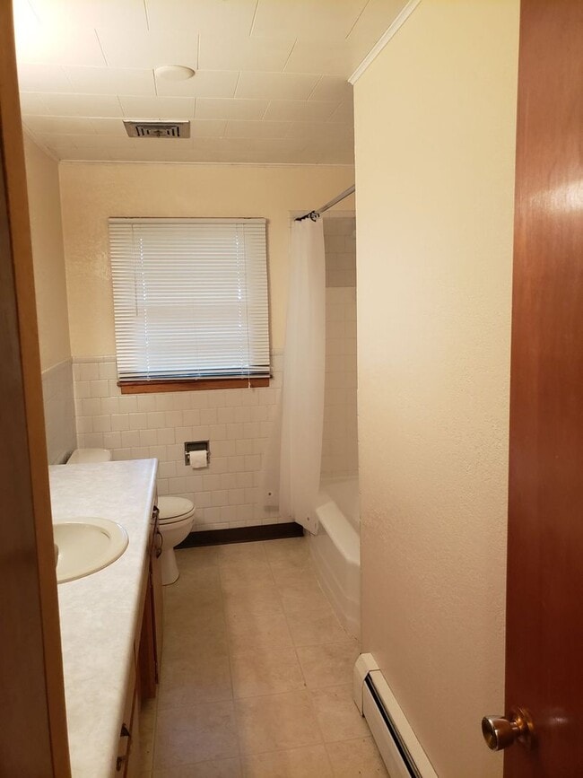 Photo - Spacious 3-Bedroom Home | Small-Town Living | Pet Friendly Unit 21
