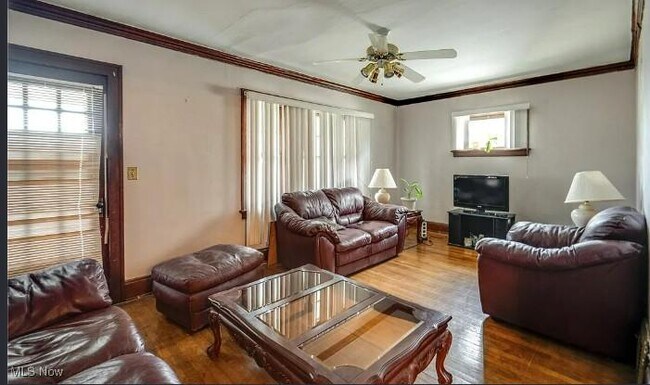 Photo - 14300 Darwin Ave