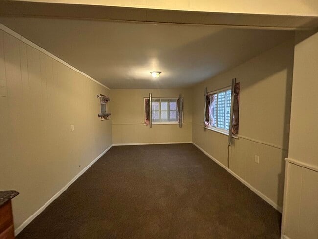 Photo - 11490 Laing St