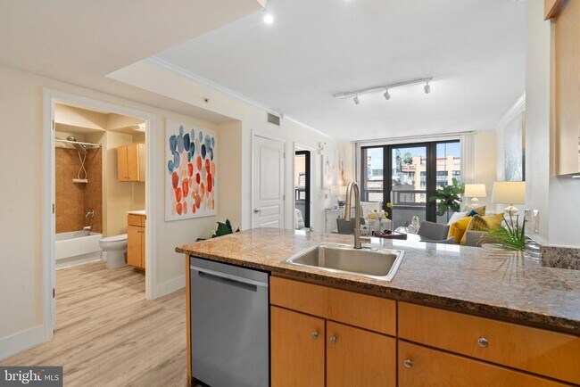 Photo - 631 D St NW Unidad 1136