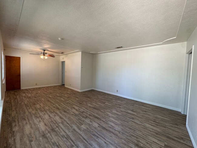 Photo - 2426 E Dayton Ave