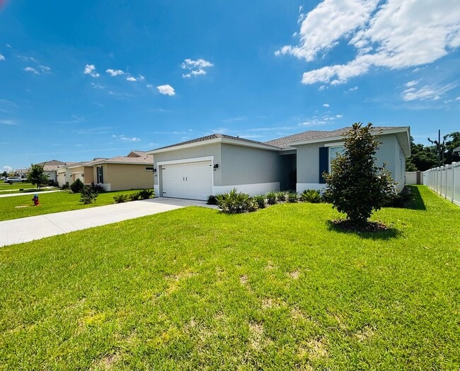Photo - Calesa Township Sorrel Glen - Beautiful Home 4/3/2 2011 sqft ***Won't Last***