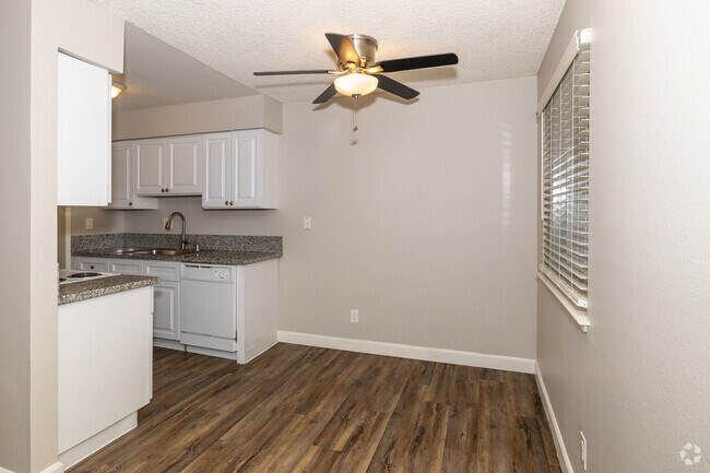 1BR, 1BA - 606SF -Dining Room - Heatherwood Apartments