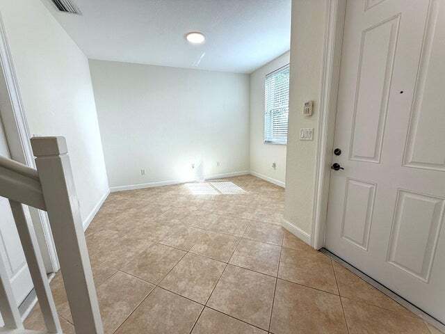 Photo - 960 Millbrae Ct