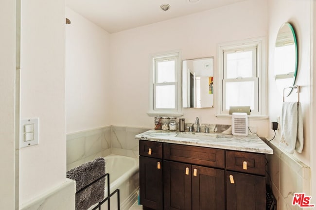 Photo - 5351 Packard St Unidad 5351