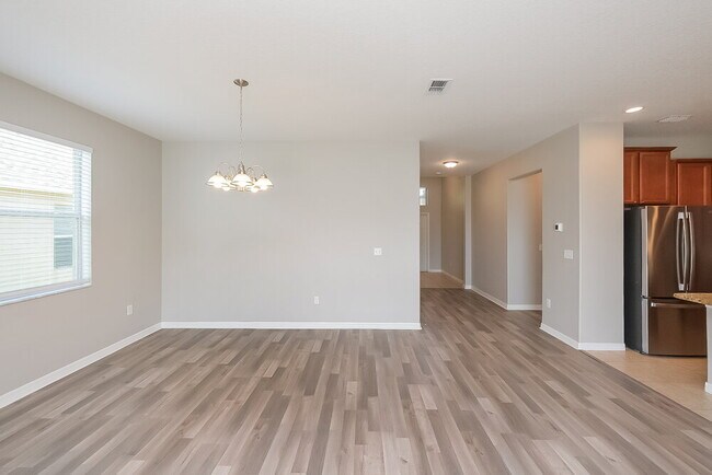 Photo - 1309 Oak Pond St