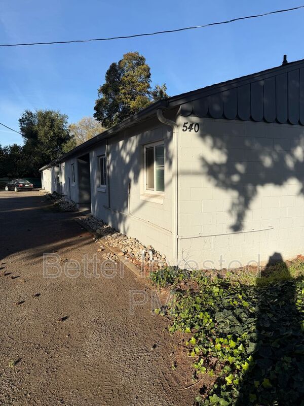 Building Photo - 540 Talmage Rd Unit Apt F