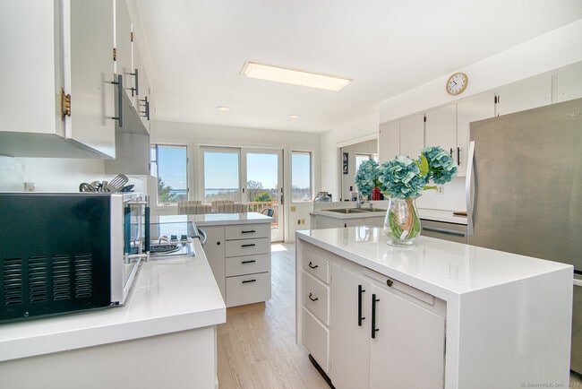 Photo - 782 Groton Long Point Rd