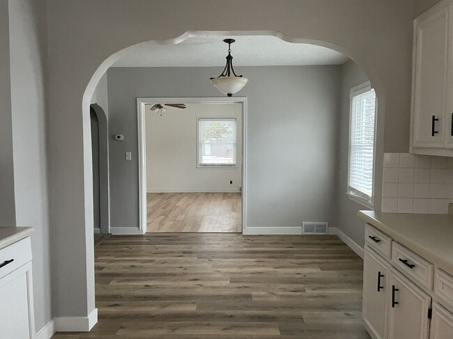 Photo - 304 S 1st St