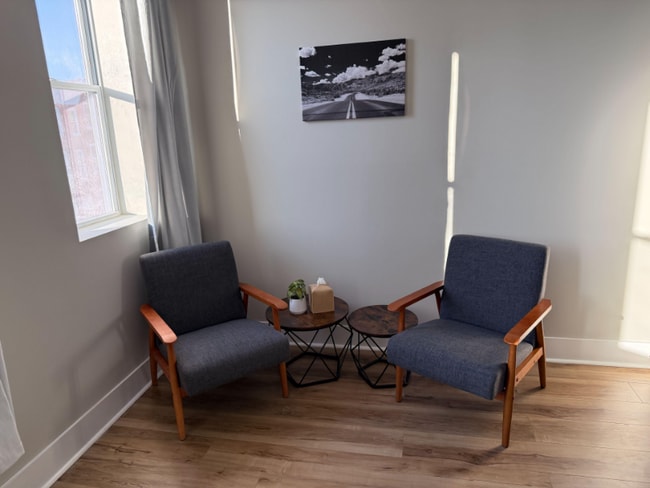 Photo - 1618 E Biddle St