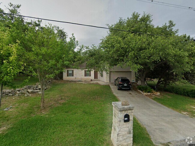 Building Photo - 1060 Somerset Rental