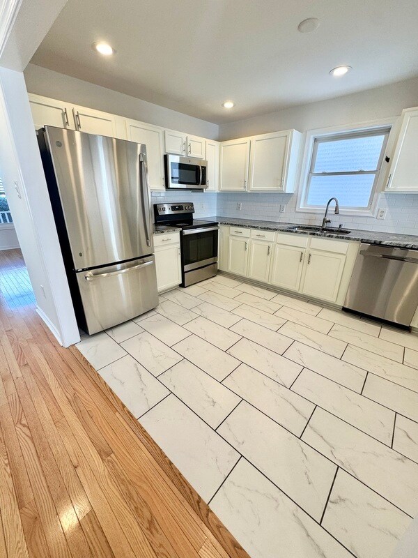 Photo - 1214 Bainbridge St