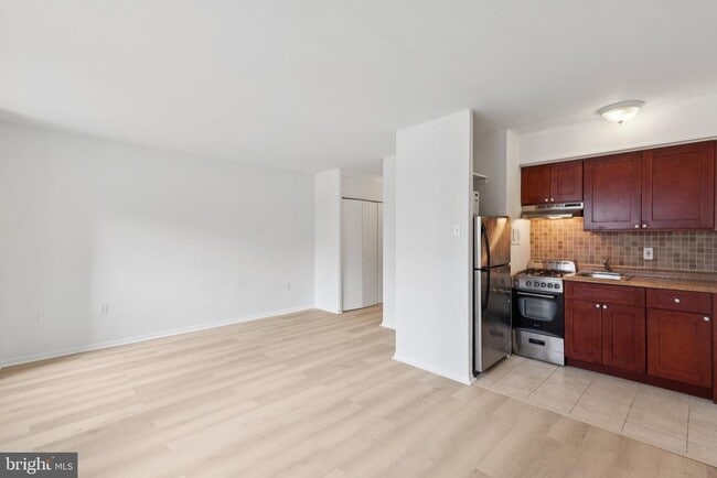 Photo - 2101 Chestnut St Unit 324-R