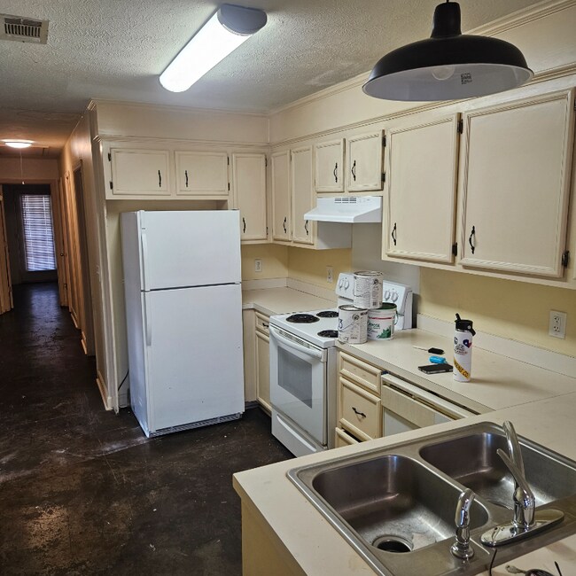 102 Brendalwood Ln