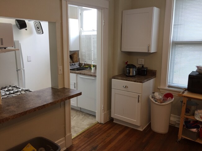 Looking into Kitchen - 532 Riddle Rd Unit Apt. 2