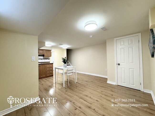 Photo - All-Inclusive Studio Basement Apartment with Internet – York Unité 2