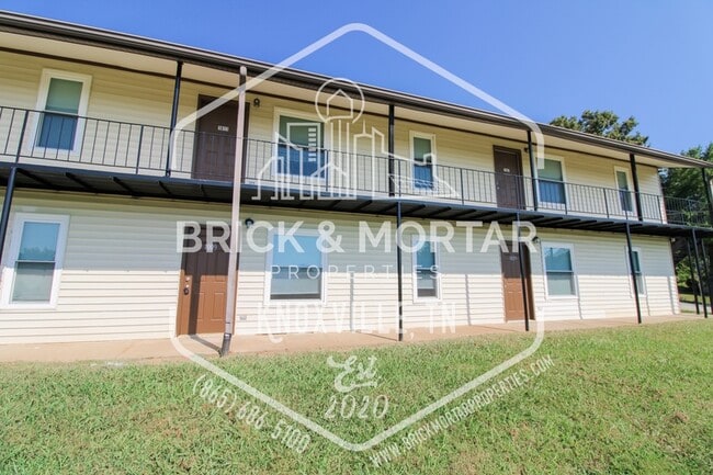 Building Photo - 1009 Clendenen Rd