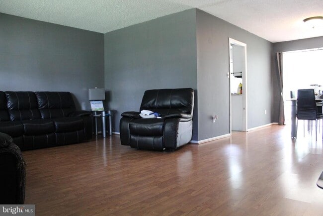 Photo - 34 Garrison Cir