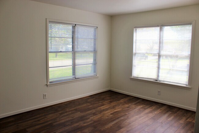 Photo - 204 Cornish Dr