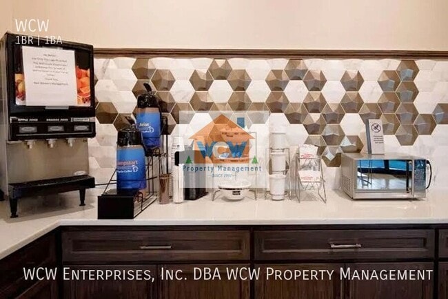 Photo - 700 SW Fairlawn Rd Unit Best Western RM 217