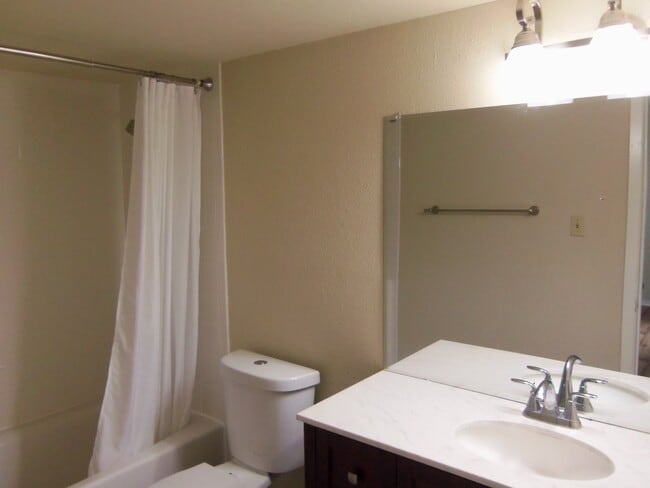 Photo - Cozy Condo close to downtown!!