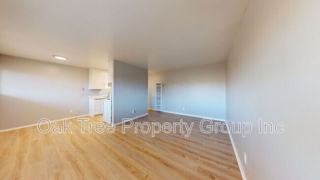 Photo - 3211 School St