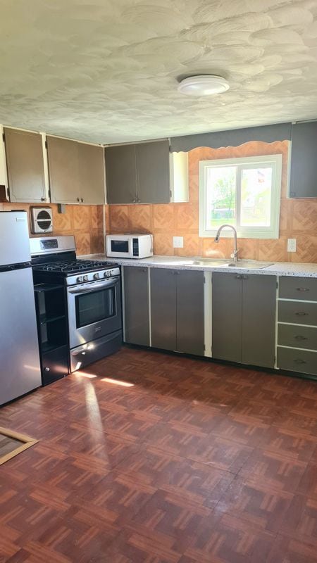 Photo - 201 E Starcher Ave