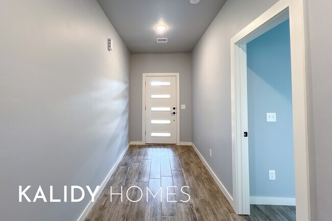 Photo - 520 Kearny Ln