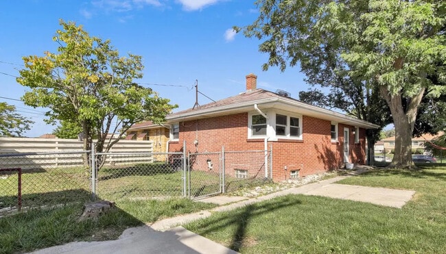 Photo - 3452 1st Ave