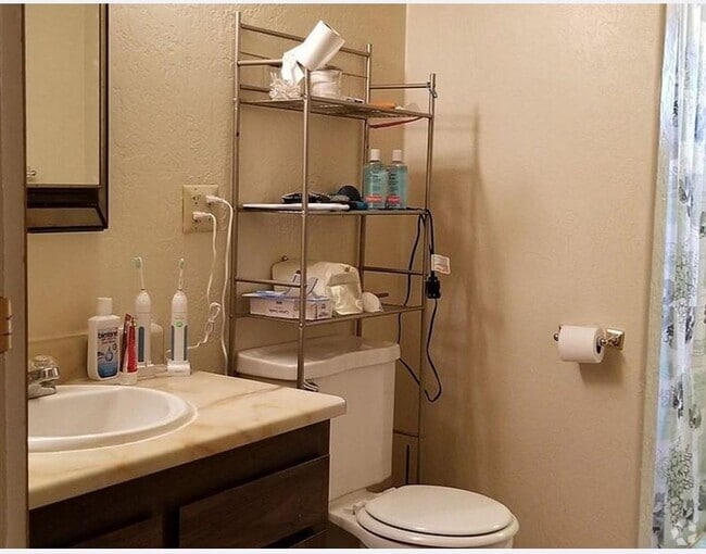 Building Photo - 1207 E Canby St Unit B,  B Rental