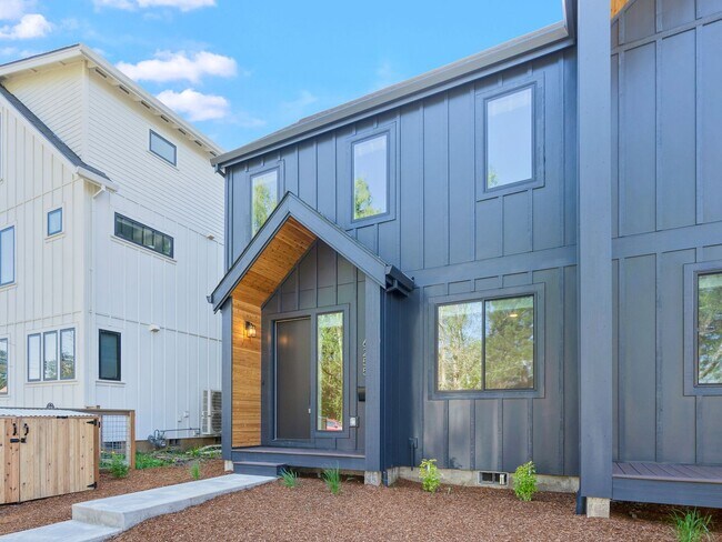 Photo - 3bed/2.5 Bath Duplex Unit New Construction... Casa Adosada