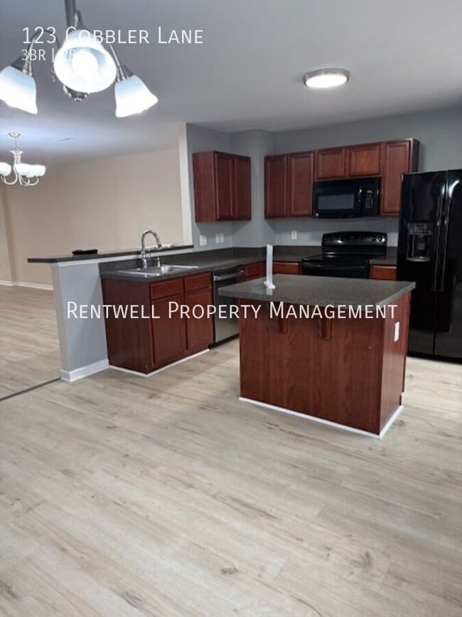 Photo - 123 Cobbler Ln