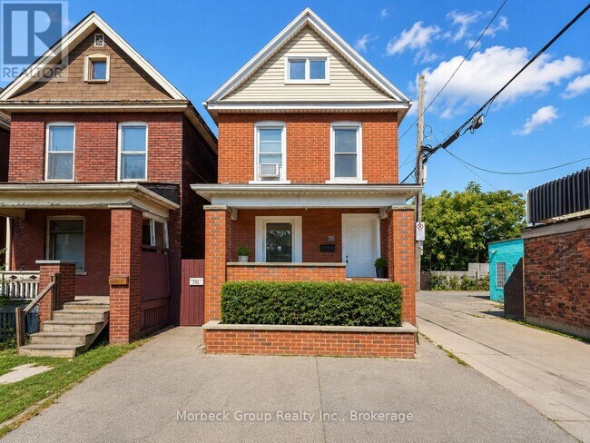 Photo - 151 Lottridge St