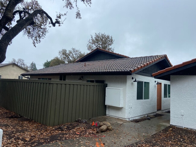 Photo - 610 Lion St Unidad B