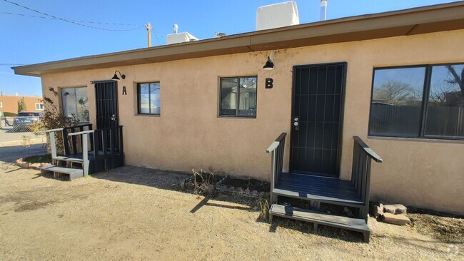 Building Photo - Apache Duplex Unit B Rental