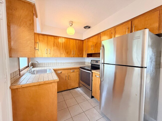 Building Photo - 1304 N Emerson St Unit #1