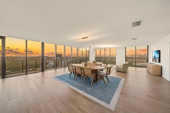 Building Photo - 2678 Tigertail Ave Unit 1101