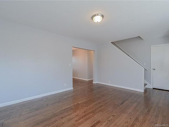 Photo - 19 Leonard Pl