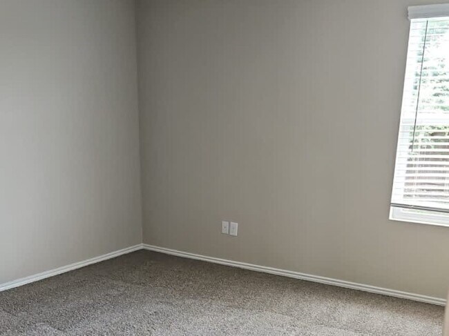 Photo - 7319 Avila Vis