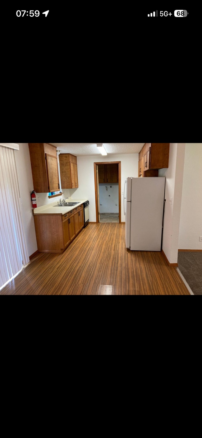 Photo - 30517 Webster Rd E