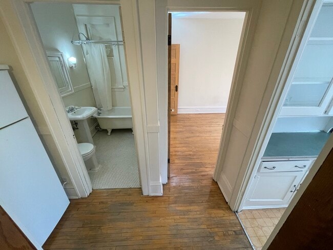 Photo - Mall Apartments